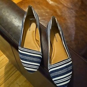Lucky Brand Flats Size 7.5M in Like new condition tiny bit of wear on the bottom